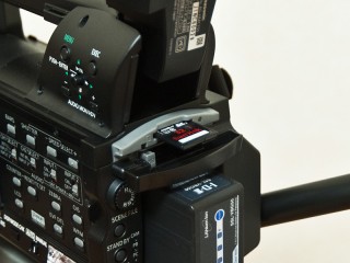 Panasonic AG-HMC155 SDカード挿入部